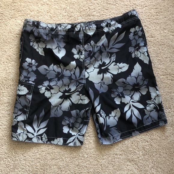 SWIM TRUNKS, SIZE L - Picture 2 of 3